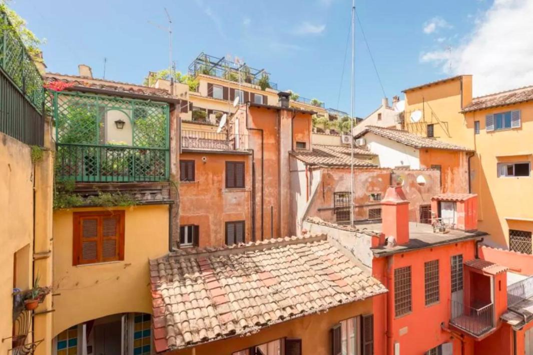 Pantheon Luxury Terrace Apartment