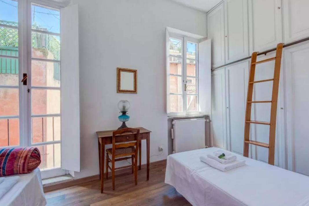 Pantheon Luxury Terrace Apartment